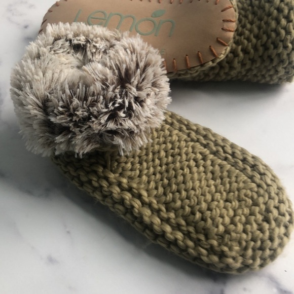 Lemon Anthropologie Pull On Faux Fur Slipper Booties Size S/M - Picture 3 of 4